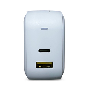 Cargador de Pared DBugg Tipo C y USB con Cable Tipo C Blanco Cargador de Pared DBugg Tipo C y USB con Cable Tipo C Blanco