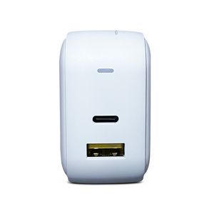 Cargador de Pared DBugg Tipo C y USB 65w Blanco Cargador de Pared DBugg Tipo C y USB 65w Blanco