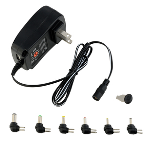 Adaptador Universal con Carga de 30 w RadioShack Puntas Intercambiables Adaptador Universal con Carga de 30 w RadioShack Puntas Intercambiables